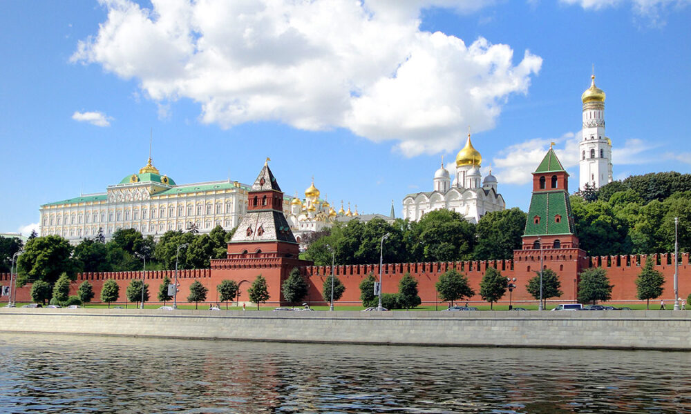 Mosca a rischio default, pagherà i debiti esteri in rubli?